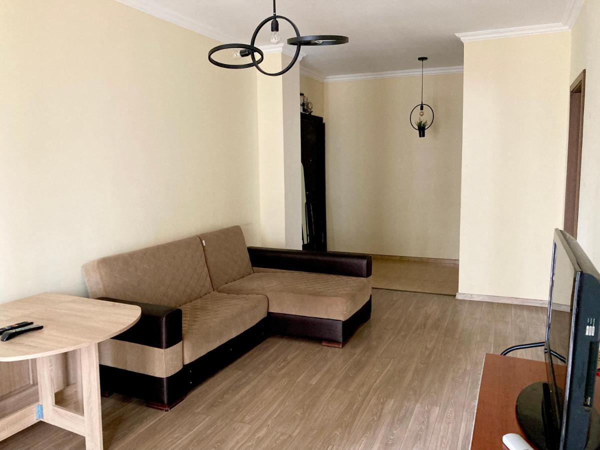 Big, Comfortable Apartment In Batumi Near The Sea Exterior foto